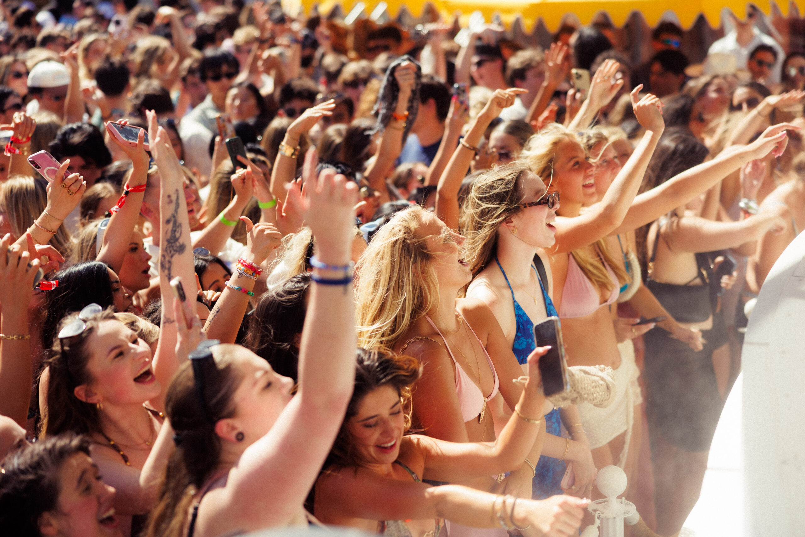 LIV Beach Las Vegas — photo 9